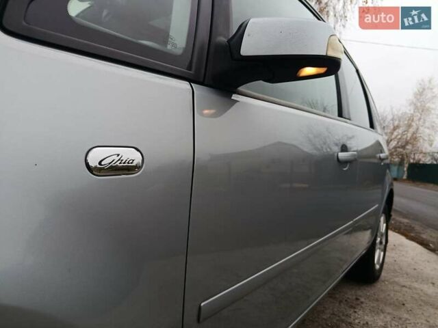 Сірий Форд Focus C-Max, об'ємом двигуна 1.8 л та пробігом 248 тис. км за 4999 $, фото 8 на Automoto.ua