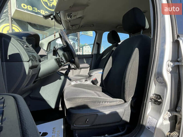 Сірий Форд Focus C-Max, об'ємом двигуна 1.8 л та пробігом 185 тис. км за 4899 $, фото 16 на Automoto.ua