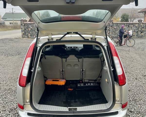 Сірий Форд Focus C-Max, об'ємом двигуна 1.6 л та пробігом 259 тис. км за 4700 $, фото 3 на Automoto.ua