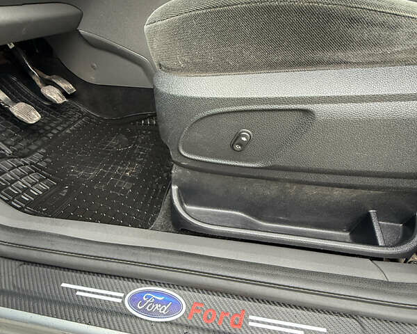 Серый Форд Focus C-Max, объемом двигателя 1.8 л и пробегом 118 тыс. км за 4800 $, фото 35 на Automoto.ua