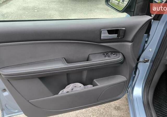 Сірий Форд Focus C-Max, об'ємом двигуна 1.8 л та пробігом 167 тис. км за 3999 $, фото 7 на Automoto.ua