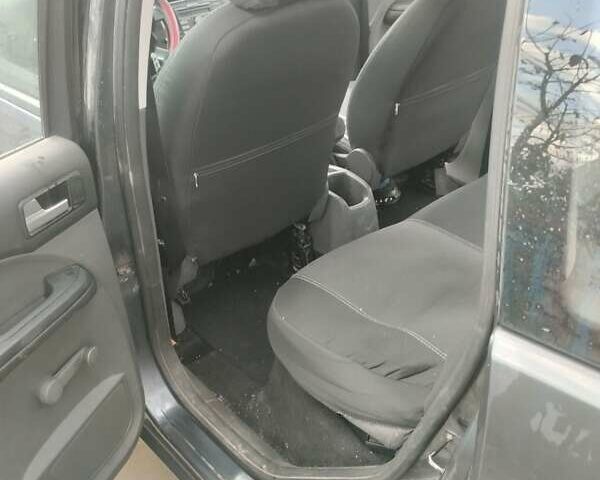 Форд Focus C-Max 2005 у Волочиске на Automoto.ua Сірий Форд Focus C-Max, об'ємом двигуна 1.6 л та пробігом 284 тис. км за 4777 $, фото 3 на Automoto.ua