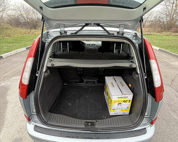 Серый Форд Focus C-Max, объемом двигателя 1.8 л и пробегом 118 тыс. км за 4800 $, фото 28 на Automoto.ua