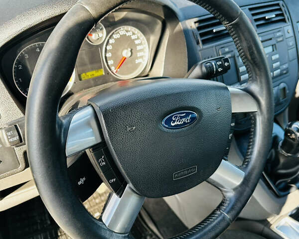 Форд Focus C-Max 2005 у Харкові на Automoto.ua Сірий Форд Focus C-Max, об'ємом двигуна 1.8 л та пробігом 119 тис. км за 4700 $, фото 9 на Automoto.ua