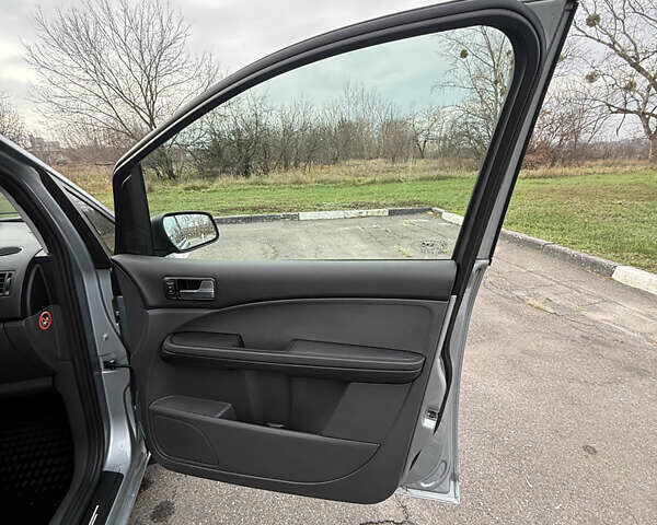 Серый Форд Focus C-Max, объемом двигателя 1.8 л и пробегом 118 тыс. км за 4800 $, фото 22 на Automoto.ua