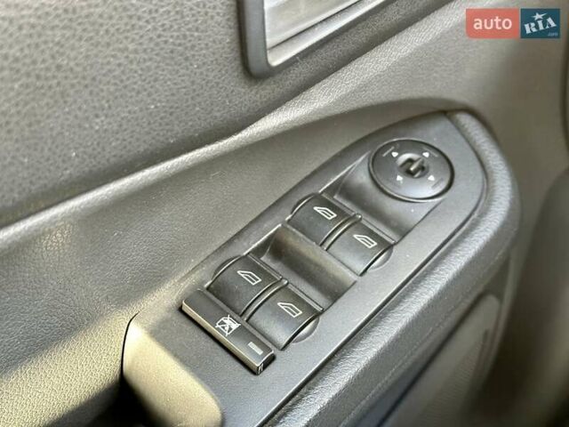 Серый Форд Focus C-Max, объемом двигателя 1.8 л и пробегом 118 тыс. км за 5000 $, фото 19 на Automoto.ua