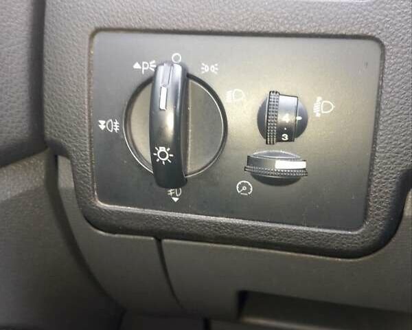 Серый Форд Focus C-Max, объемом двигателя 1.6 л и пробегом 223 тыс. км за 5300 $, фото 9 на Automoto.ua