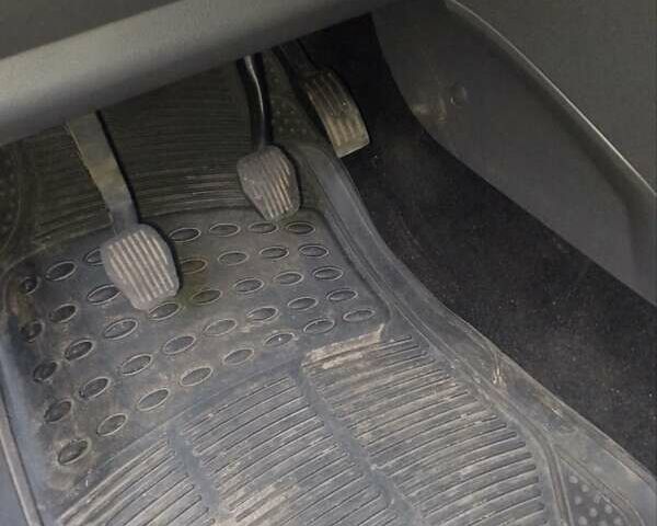 Серый Форд Focus C-Max, объемом двигателя 1.6 л и пробегом 223 тыс. км за 5300 $, фото 3 на Automoto.ua