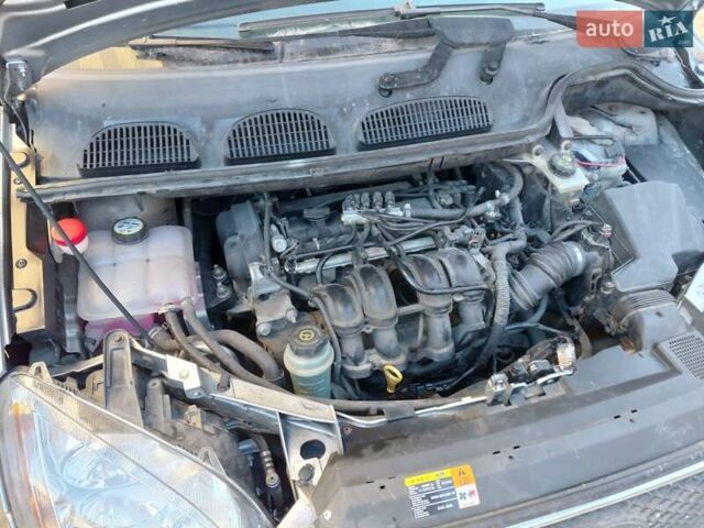 Серый Форд Focus C-Max, объемом двигателя 1.6 л и пробегом 247 тыс. км за 2999 $, фото 18 на Automoto.ua