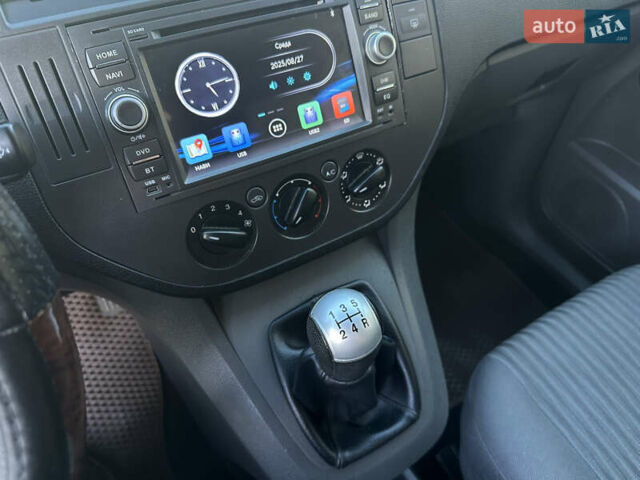 Серый Форд Focus C-Max, объемом двигателя 1.6 л и пробегом 247 тыс. км за 5500 $, фото 17 на Automoto.ua
