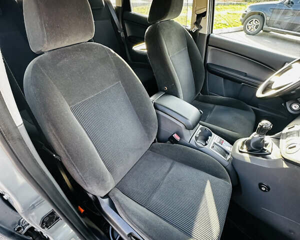 Форд Focus C-Max 2005 у Харкові на Automoto.ua Сірий Форд Focus C-Max, об'ємом двигуна 1.8 л та пробігом 119 тис. км за 4700 $, фото 20 на Automoto.ua