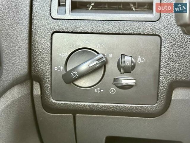 Серый Форд Focus C-Max, объемом двигателя 1.8 л и пробегом 118 тыс. км за 5000 $, фото 18 на Automoto.ua