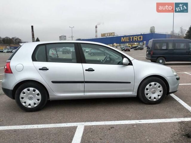 Серый Форд Focus C-Max, объемом двигателя 1.6 л и пробегом 168 тыс. км за 5800 $, фото 3 на Automoto.ua