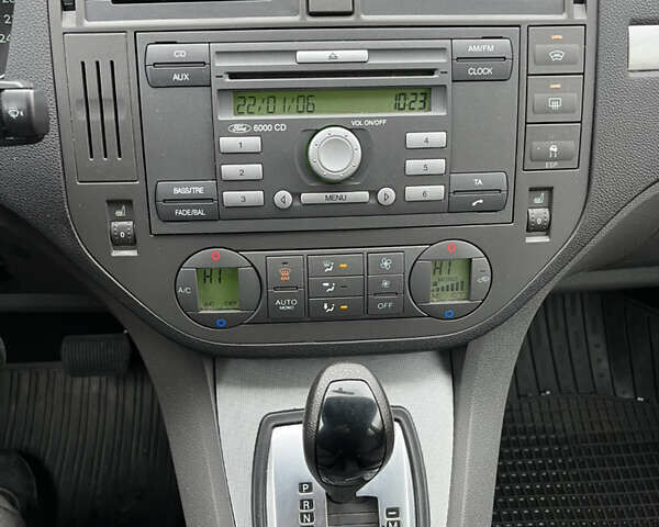 Серый Форд Focus C-Max, объемом двигателя 1.8 л и пробегом 249 тыс. км за 5600 $, фото 4 на Automoto.ua