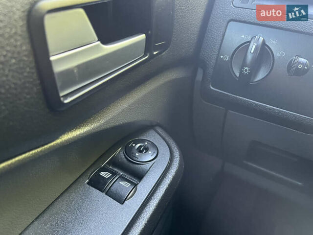 Сірий Форд Focus C-Max, об'ємом двигуна 1.6 л та пробігом 144 тис. км за 5300 $, фото 52 на Automoto.ua