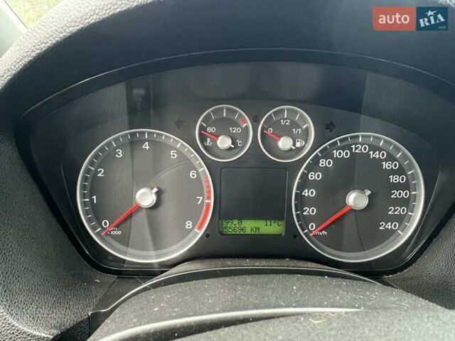 Сірий Форд Focus C-Max, об'ємом двигуна 1.6 л та пробігом 256 тис. км за 5000 $, фото 4 на Automoto.ua