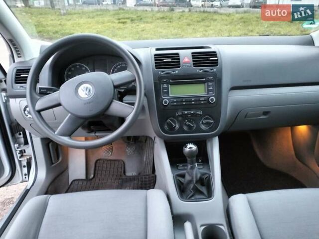 Серый Форд Focus C-Max, объемом двигателя 1.6 л и пробегом 168 тыс. км за 5800 $, фото 11 на Automoto.ua