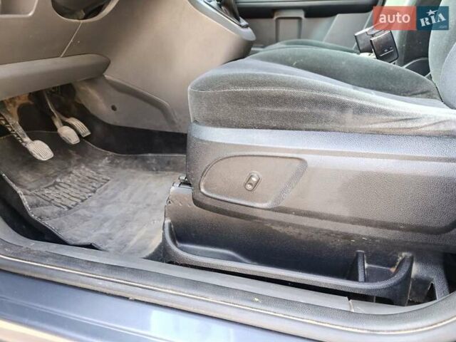 Сірий Форд Focus C-Max, об'ємом двигуна 1.6 л та пробігом 200 тис. км за 4700 $, фото 11 на Automoto.ua