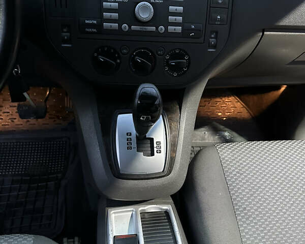 Серый Форд Focus C-Max, объемом двигателя 1.8 л и пробегом 185 тыс. км за 5300 $, фото 5 на Automoto.ua