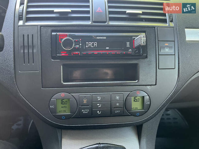 Сірий Форд Focus C-Max, об'ємом двигуна 1.6 л та пробігом 144 тис. км за 5300 $, фото 50 на Automoto.ua