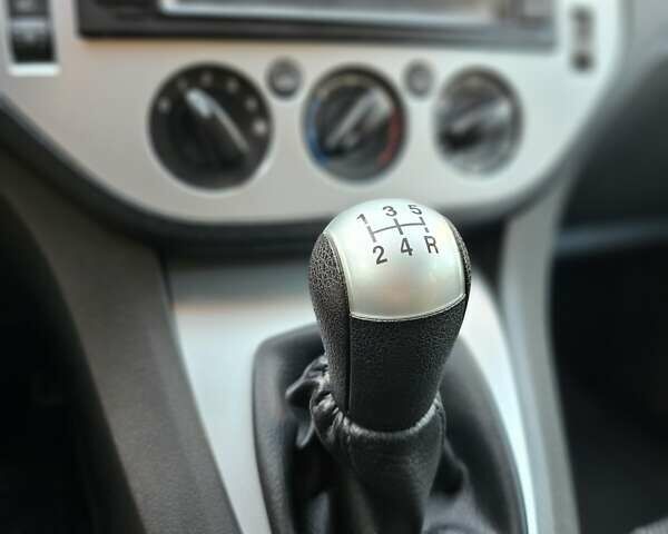 Сірий Форд Focus C-Max, об'ємом двигуна 1.6 л та пробігом 187 тис. км за 5100 $, фото 30 на Automoto.ua