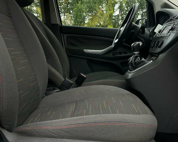 Серый Форд Focus C-Max, объемом двигателя 1.56 л и пробегом 280 тыс. км за 4500 $, фото 29 на Automoto.ua