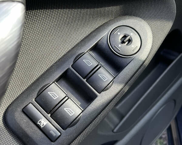 Серый Форд Focus C-Max, объемом двигателя 1.8 л и пробегом 106 тыс. км за 5700 $, фото 7 на Automoto.ua