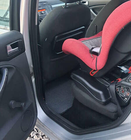 Серый Форд Focus C-Max, объемом двигателя 1.56 л и пробегом 265 тыс. км за 4300 $, фото 14 на Automoto.ua