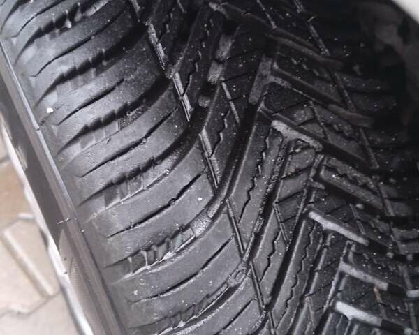 Серый Форд Focus C-Max, объемом двигателя 1.6 л и пробегом 241 тыс. км за 5100 $, фото 7 на Automoto.ua