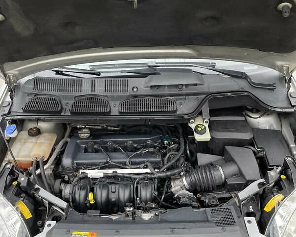 Серый Форд Focus C-Max, объемом двигателя 1.8 л и пробегом 191 тыс. км за 5500 $, фото 3 на Automoto.ua
