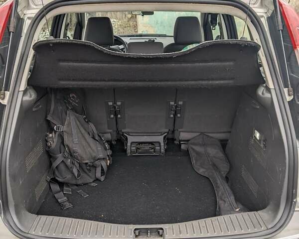 Серый Форд Focus C-Max, объемом двигателя 1.6 л и пробегом 238 тыс. км за 5800 $, фото 13 на Automoto.ua