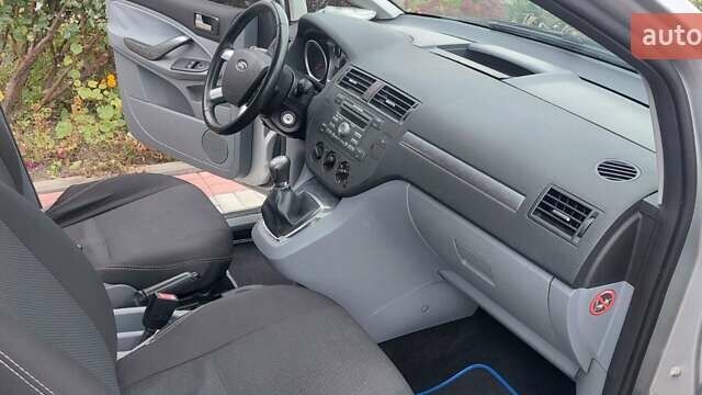 Серый Форд Focus C-Max, объемом двигателя 1.56 л и пробегом 158 тыс. км за 5800 $, фото 14 на Automoto.ua
