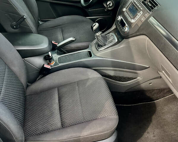 Сірий Форд Focus C-Max, об'ємом двигуна 1.8 л та пробігом 233 тис. км за 6250 $, фото 19 на Automoto.ua