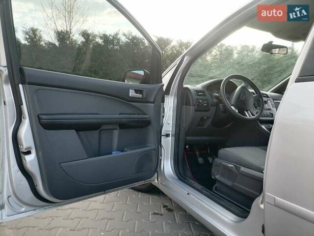 Сірий Форд Focus C-Max, об'ємом двигуна 1.8 л та пробігом 200 тис. км за 5400 $, фото 7 на Automoto.ua