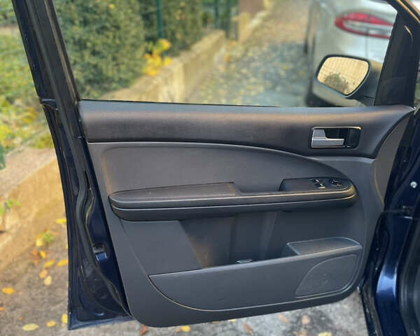 Синий Форд Focus C-Max, объемом двигателя 1.6 л и пробегом 222 тыс. км за 4500 $, фото 22 на Automoto.ua