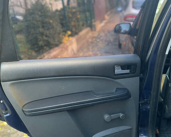 Синий Форд Focus C-Max, объемом двигателя 1.6 л и пробегом 222 тыс. км за 4500 $, фото 20 на Automoto.ua