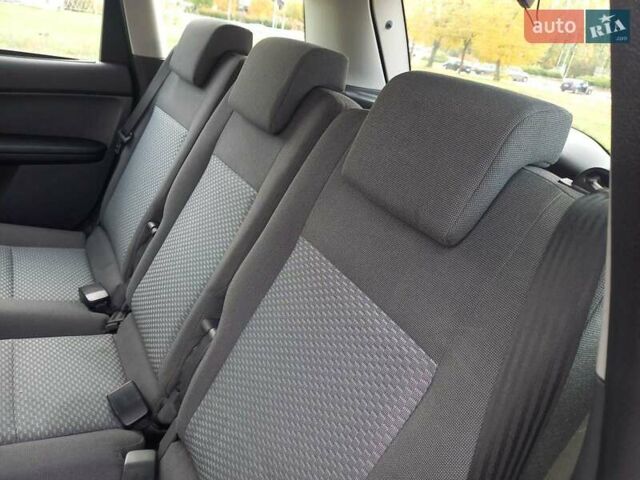 Форд Focus C-Max 2005 в Черкассах на Automoto.ua Синий Форд Focus C-Max, объемом двигателя 0 л и пробегом 177 тыс. км за 5150 $, фото 16 на Automoto.ua