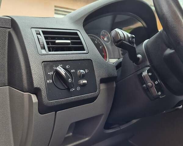 Синий Форд Focus C-Max, объемом двигателя 1.6 л и пробегом 205 тыс. км за 5300 $, фото 32 на Automoto.ua