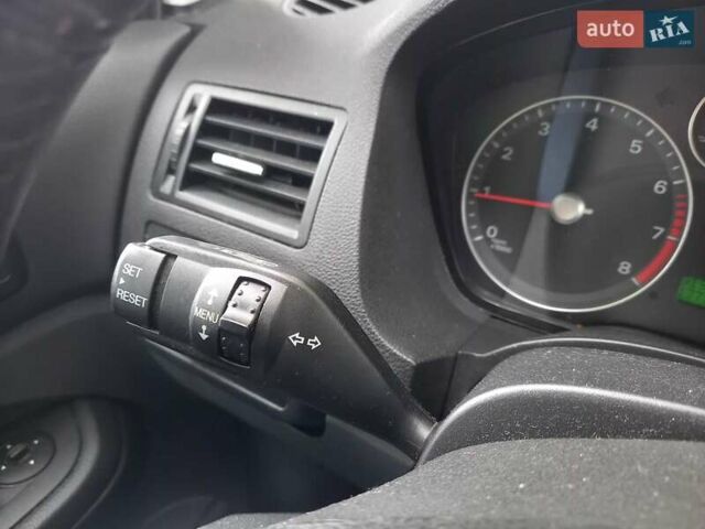 Форд Focus C-Max 2005 в Черкассах на Automoto.ua Синий Форд Focus C-Max, объемом двигателя 0 л и пробегом 177 тыс. км за 5150 $, фото 29 на Automoto.ua