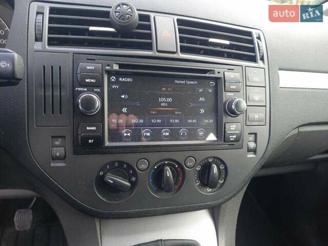 Форд Focus C-Max 2005 в Черкассах на Automoto.ua Синий Форд Focus C-Max, объемом двигателя 0 л и пробегом 177 тыс. км за 5150 $, фото 23 на Automoto.ua