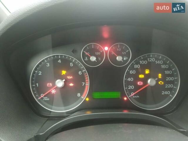 Синий Форд Focus C-Max, объемом двигателя 1.6 л и пробегом 272 тыс. км за 4800 $, фото 16 на Automoto.ua