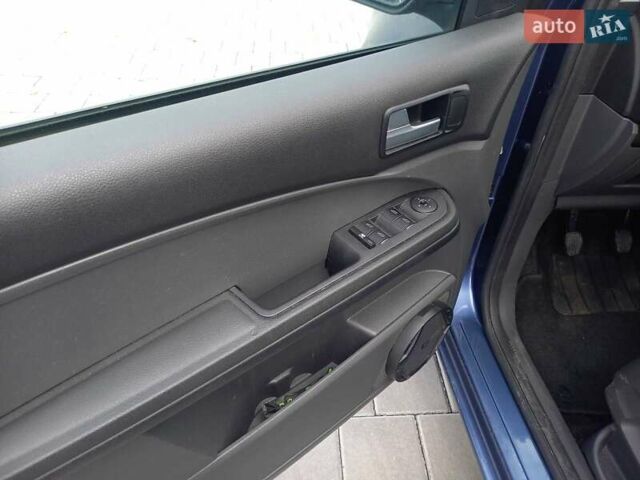 Форд Focus C-Max 2005 в Черкассах на Automoto.ua Синий Форд Focus C-Max, объемом двигателя 0 л и пробегом 177 тыс. км за 5150 $, фото 21 на Automoto.ua