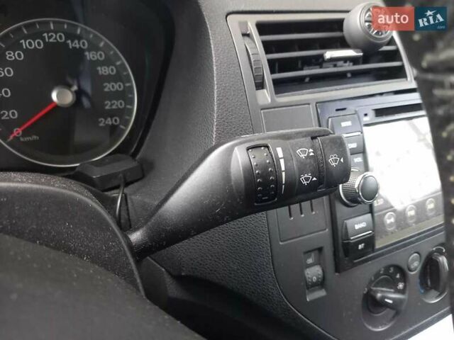 Форд Focus C-Max 2005 в Черкассах на Automoto.ua Синий Форд Focus C-Max, объемом двигателя 0 л и пробегом 177 тыс. км за 5150 $, фото 30 на Automoto.ua