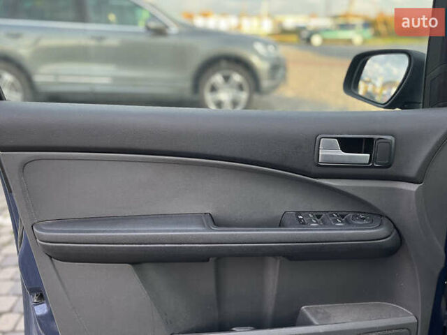 Форд Focus C-Max 2006 у Мукачеве на Automoto.ua Синій Форд Focus C-Max, об'ємом двигуна 1.8 л та пробігом 198 тис. км за 5200 $, фото 17 на Automoto.ua