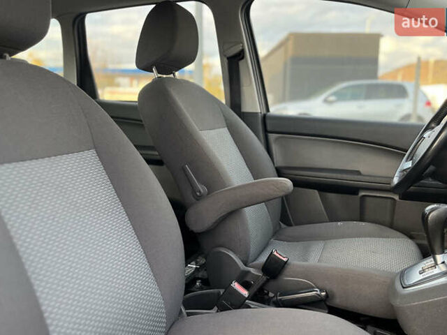 Форд Focus C-Max 2006 у Мукачеве на Automoto.ua Синій Форд Focus C-Max, об'ємом двигуна 1.8 л та пробігом 198 тис. км за 5200 $, фото 14 на Automoto.ua