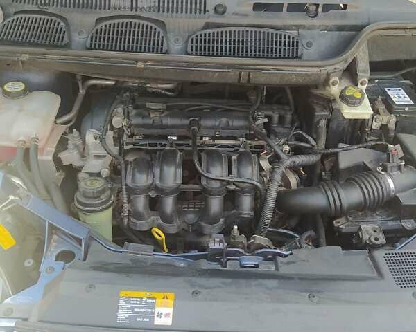 Синій Форд Focus C-Max, об'ємом двигуна 1.6 л та пробігом 242 тис. км за 5800 $, фото 6 на Automoto.ua