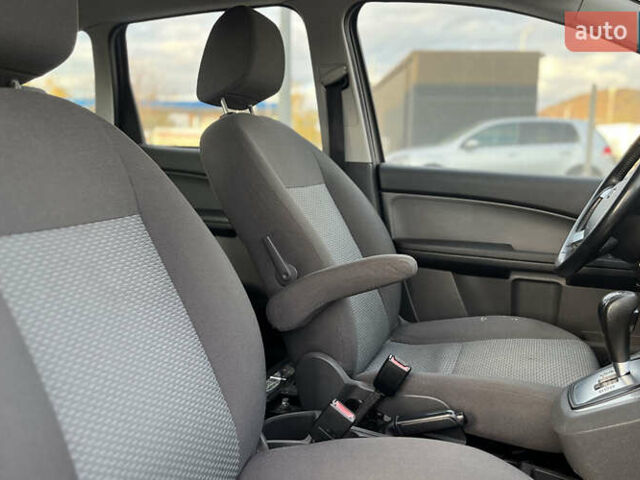 Форд Focus C-Max 2006 у Мукачеве на Automoto.ua Синій Форд Focus C-Max, об'ємом двигуна 1.8 л та пробігом 198 тис. км за 5200 $, фото 11 на Automoto.ua