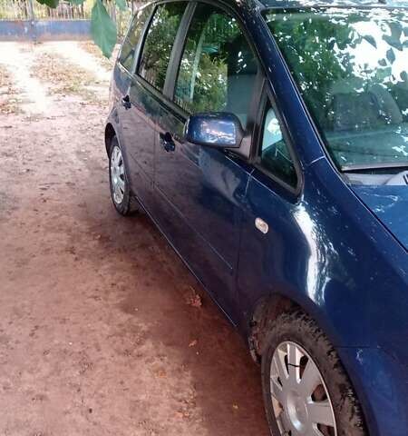 Синій Форд Focus C-Max, об'ємом двигуна 1.8 л та пробігом 251 тис. км за 4000 $, фото 1 на Automoto.ua