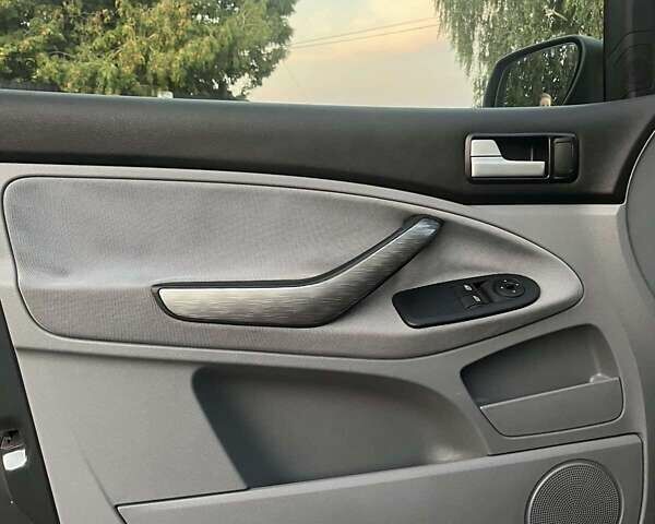Синий Форд Focus C-Max, объемом двигателя 1.6 л и пробегом 200 тыс. км за 5700 $, фото 7 на Automoto.ua