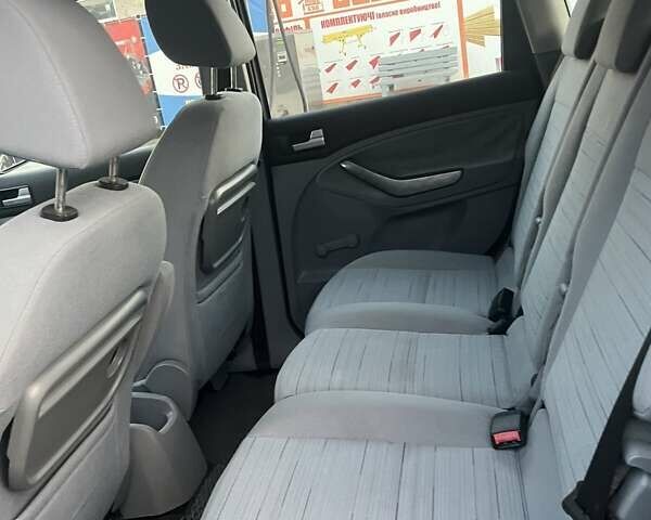 Синий Форд Focus C-Max, объемом двигателя 1.6 л и пробегом 200 тыс. км за 5700 $, фото 6 на Automoto.ua